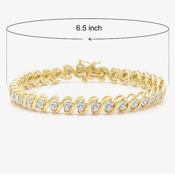 Elegant Gold and Diamond Bracelet